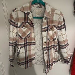 Women’s flannel jacket
Perfect condition!!